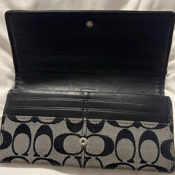 Coach Wallet - Picture 3 of 8